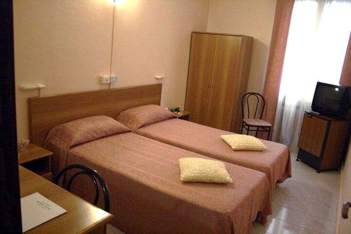 Room 7 of 39