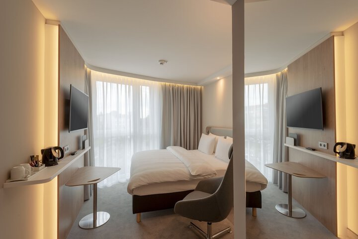 Room 4 of 88