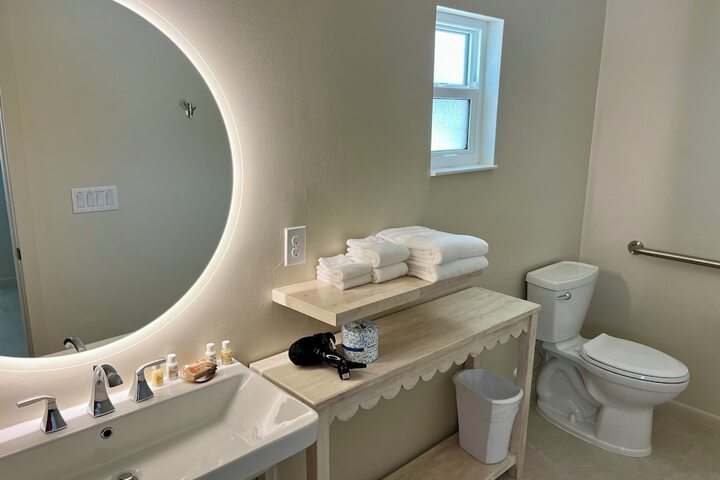 Room 21 of 28