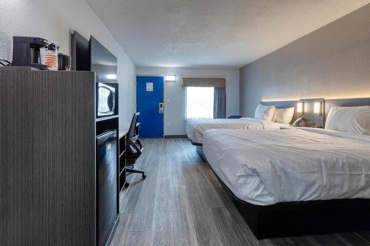 Room 54 of 81