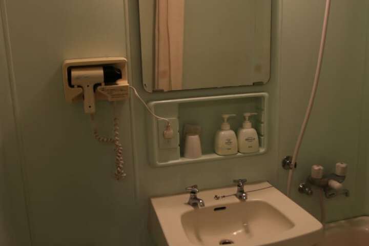 Room 7 of 11