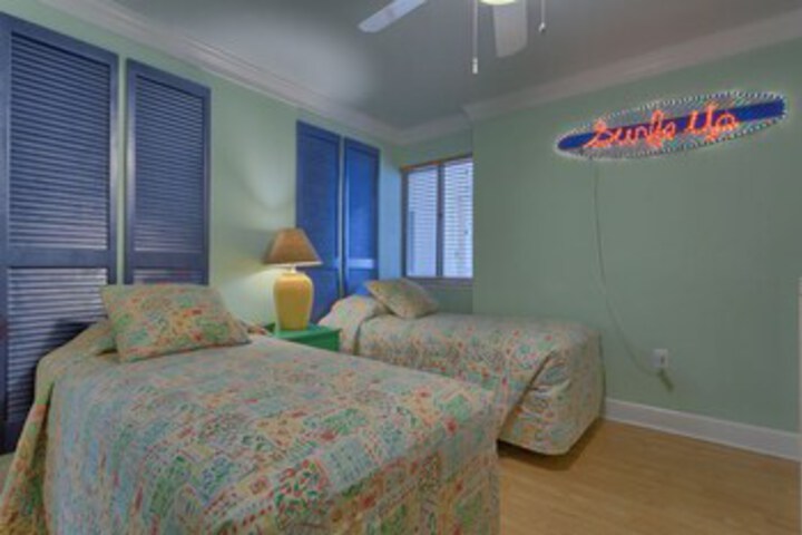 Room 319 of 360