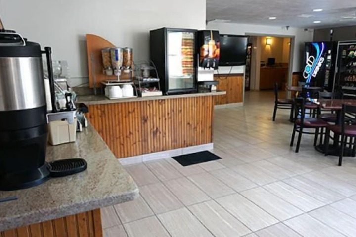 Breakfast/Coffee Service 16 of 23