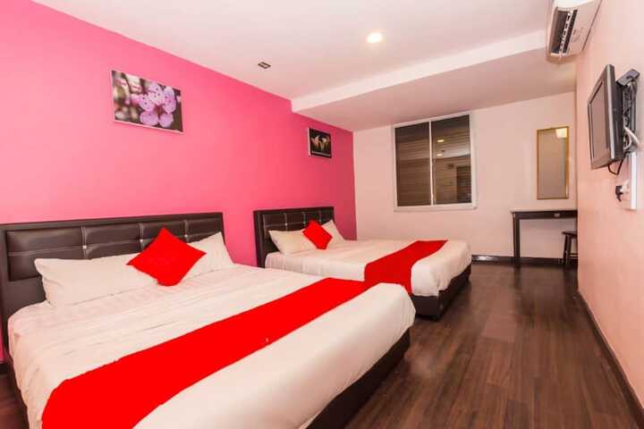 Room 5 of 16