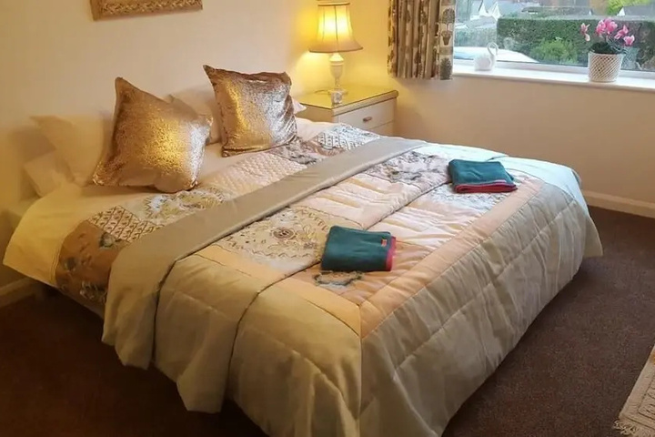 Room 3 of 8