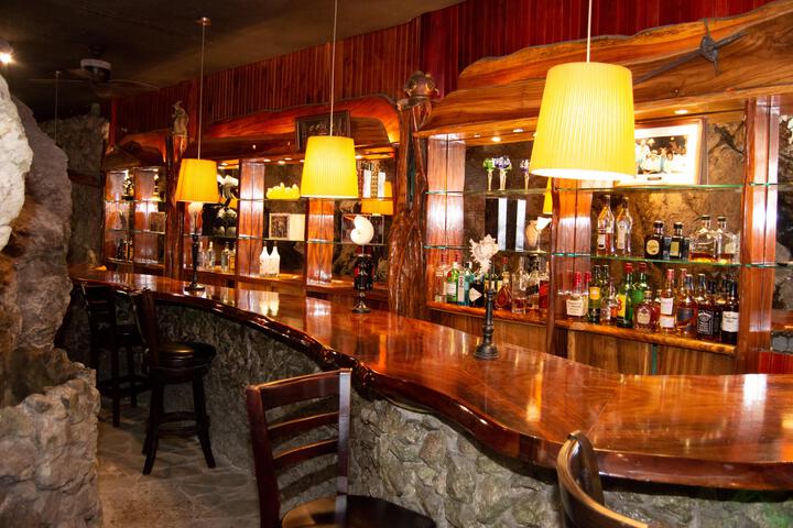 Lounge 67 of 178