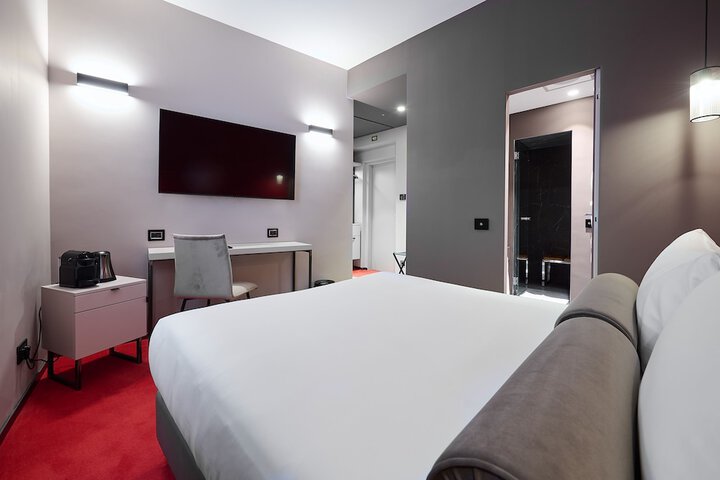 Room 6 of 96