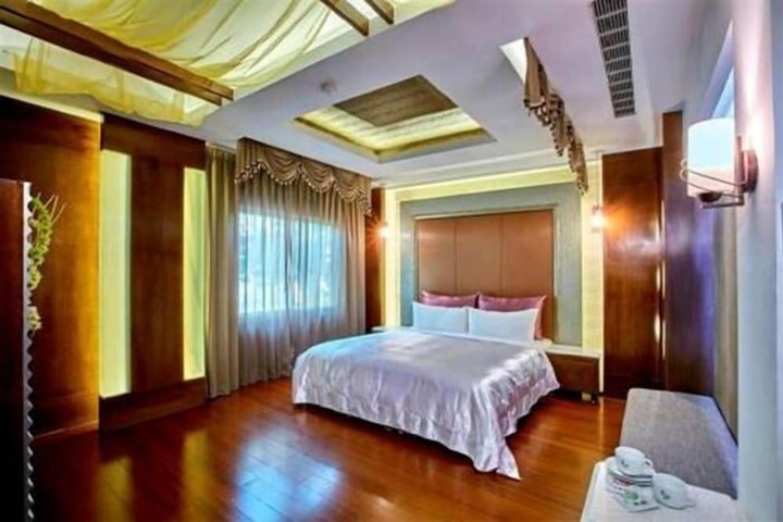 Room 17 of 50