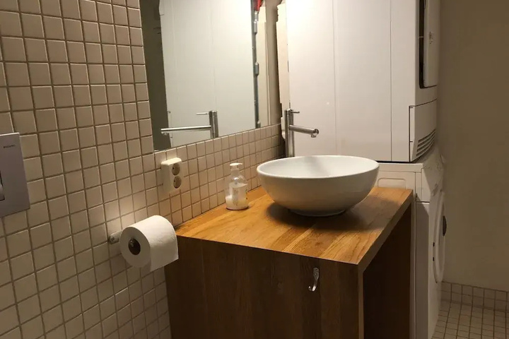Room 10 of 11