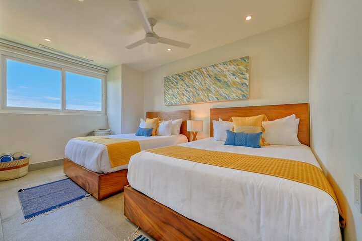 Room 27 of 270