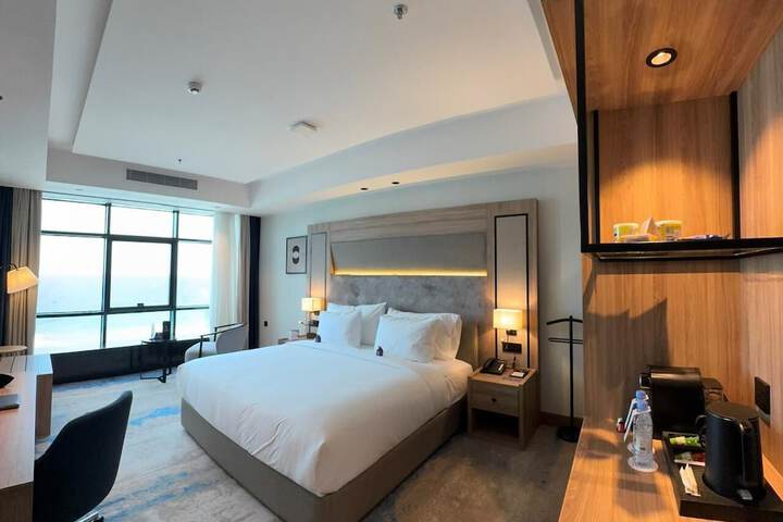 Room 5 of 86