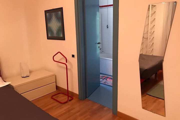 Room 13 of 19