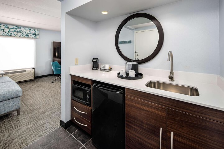 Room 15 of 48
