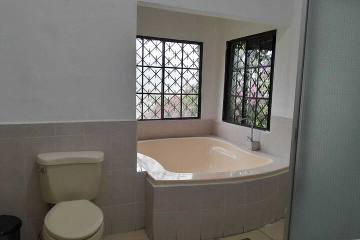 Room 4 of 26