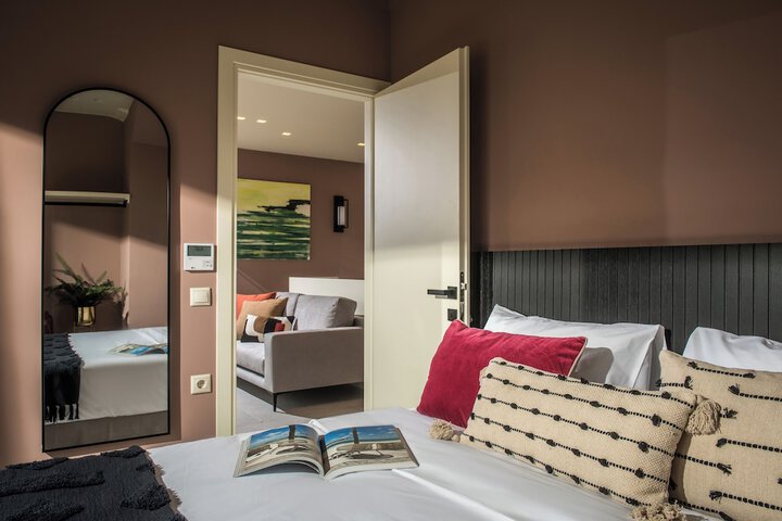 Room 5 of 31