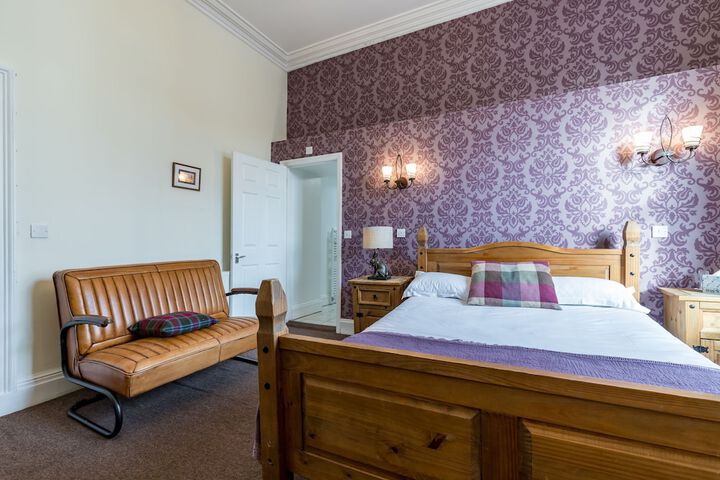 Room 10 of 29