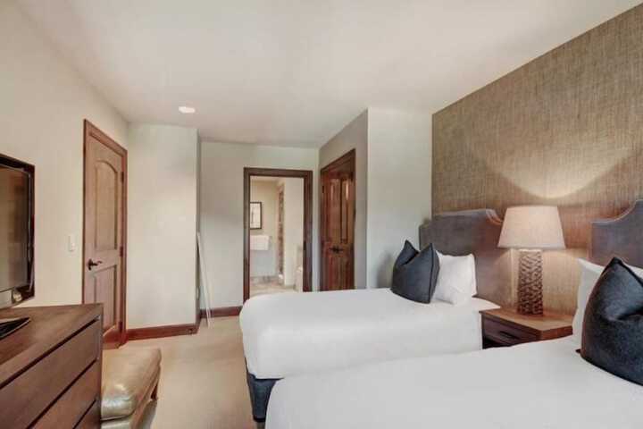 Hotel 40 of 43