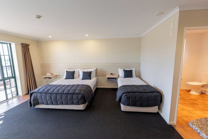Room 12 of 36