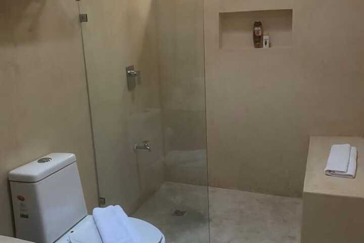 Room 35 of 44