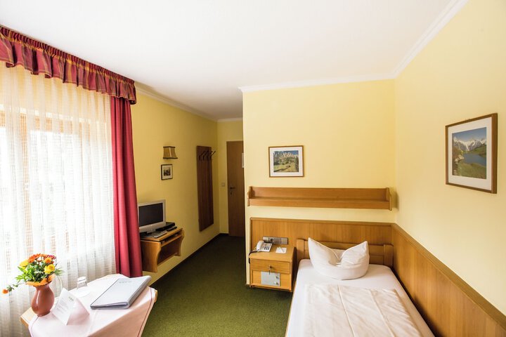 Room 18 of 91