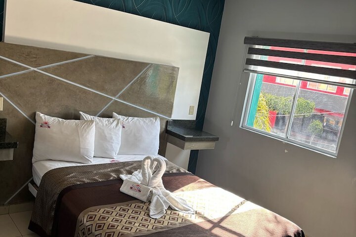 Economy Double Room Patio (1 of 3)