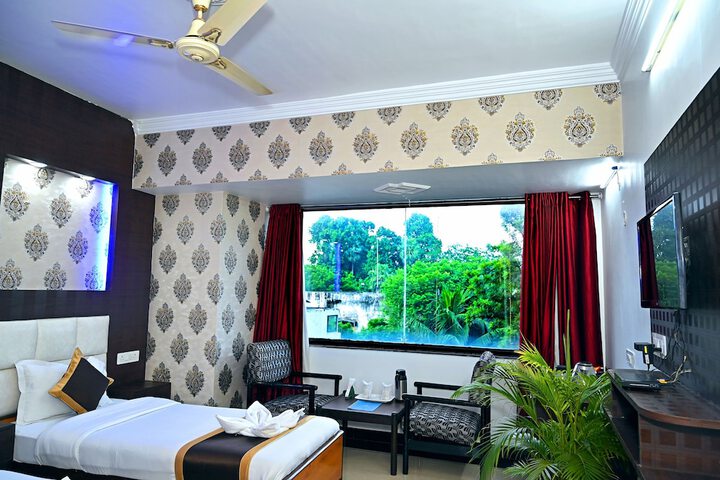Room 14 of 40