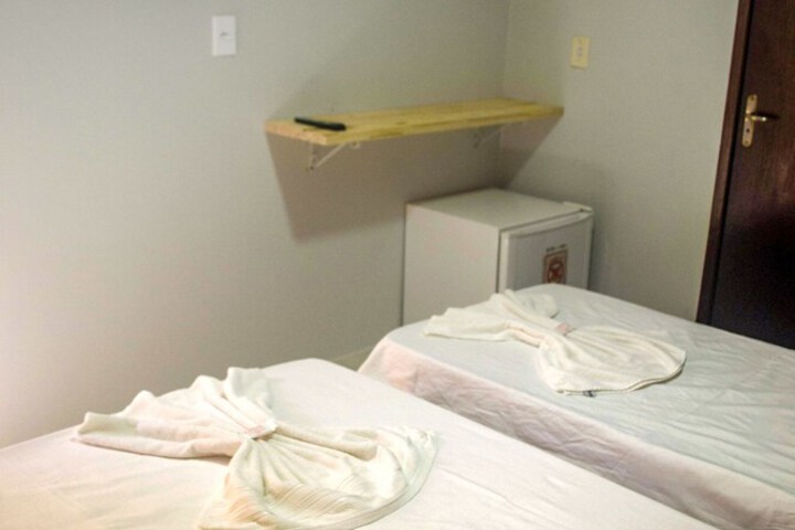 Room 4 of 60