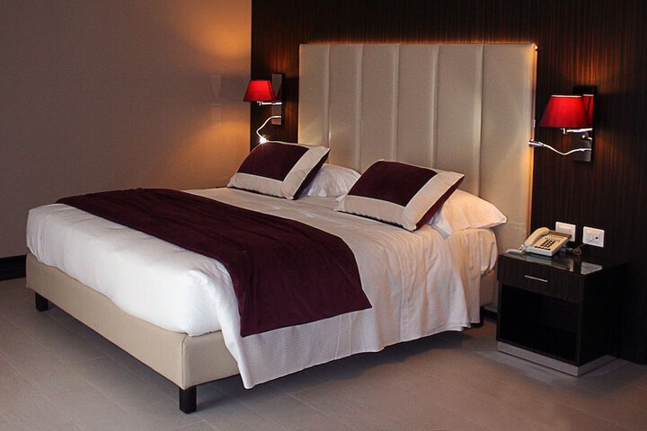 Room 10 of 71