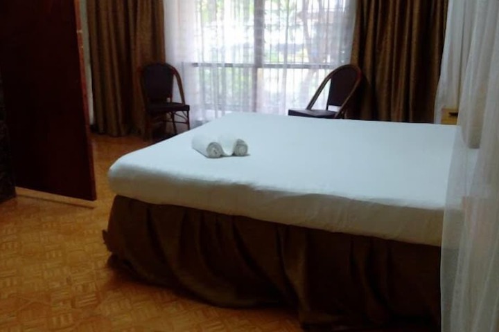 Room 17 of 46