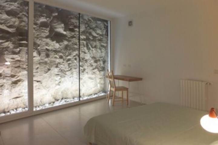 Room 11 of 21