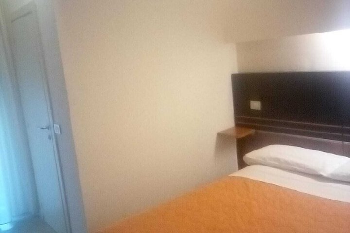 Room 21 of 39