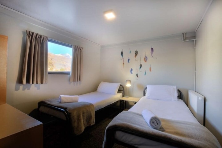 Room 8 of 48