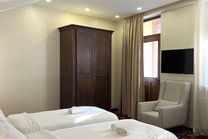 Room 17 of 72
