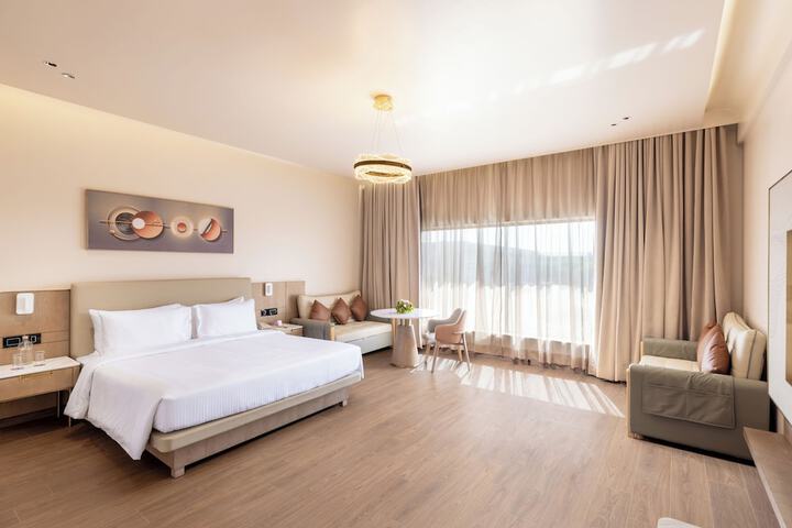Room 6 of 26