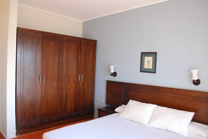 Room 4 of 14