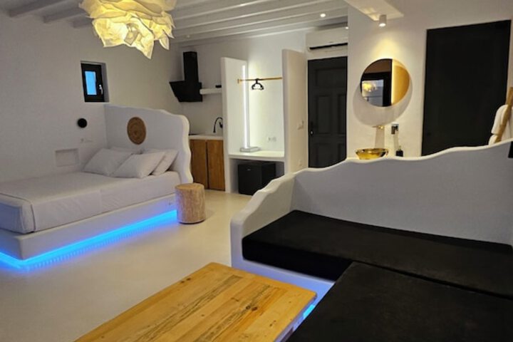 Room 10 of 113