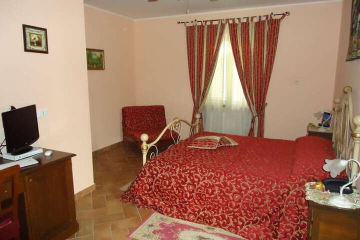 Room 3 of 45