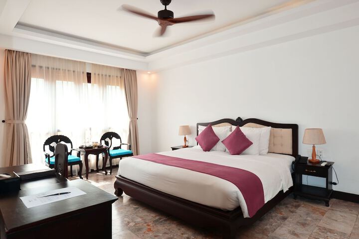 Room 42 of 113