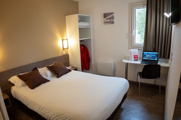 Room 7 of 24