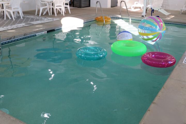 Pools & Facilities