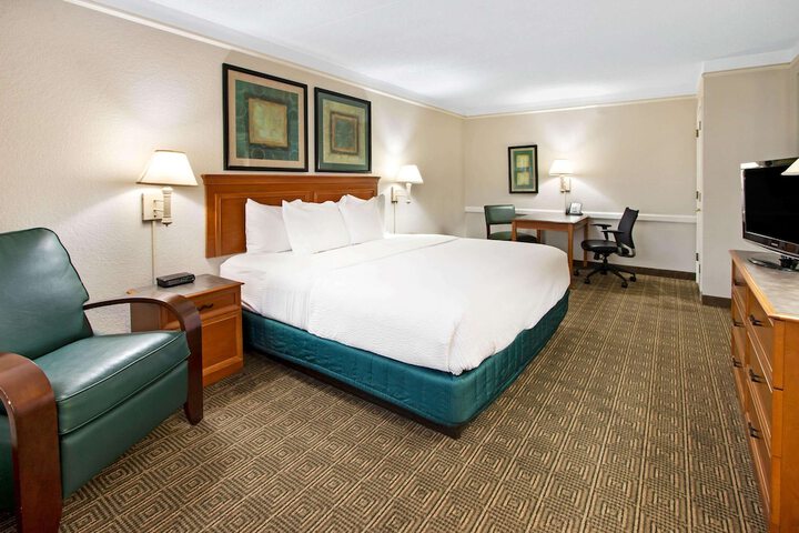 Room 22 of 39