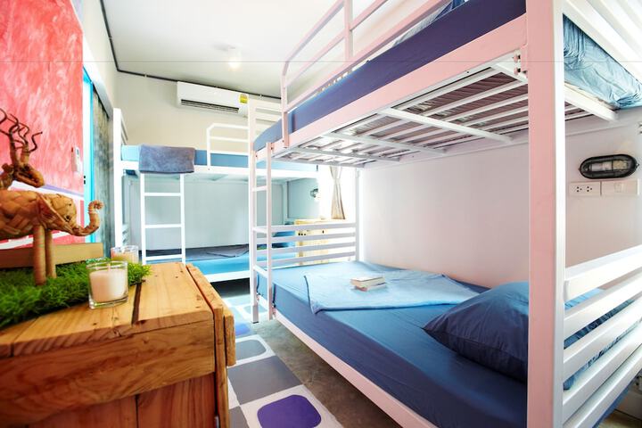 Room 10 of 37