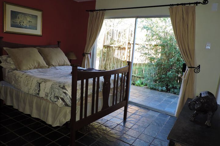 Room 4 of 27