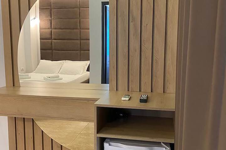 Room 44 of 103