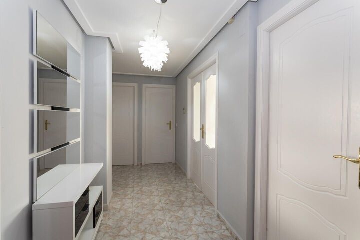 Ballroom/Hall 10 of 32