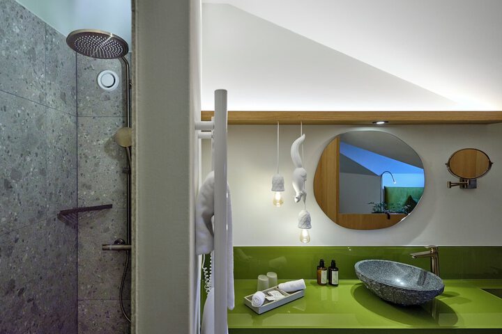 Room 35 of 98
