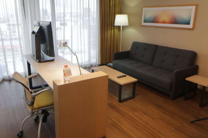 Room 28 of 104