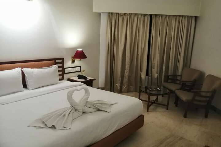 Room 53 of 181