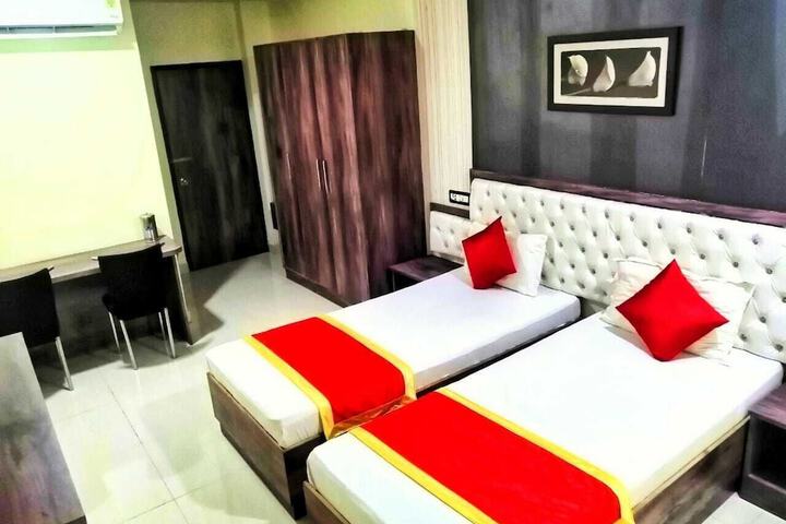 Room 10 of 22