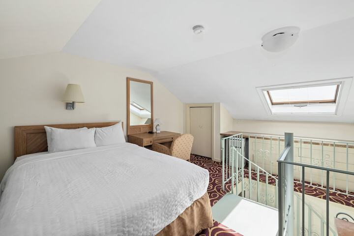 Room 45 of 112